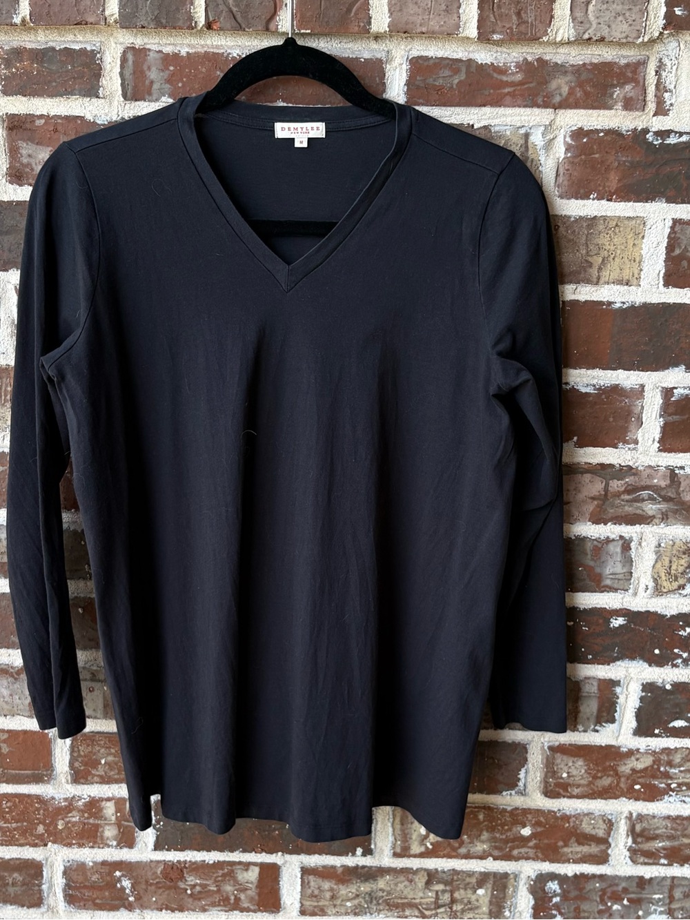 demylee Black V Neck  Long Sleeve Boxy Top Size Medium